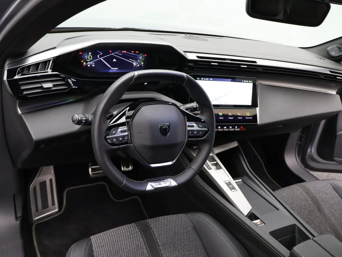 1.2 Hybrid 136 e-DCS6 GT Carplay | Panoramadak | Premium Audio | Camera 360* | PDC V+A | Dodehoekbewaking | Elekt. Kofferklep | Navigatie | Climate Control | Draadloze Telefoonlader
