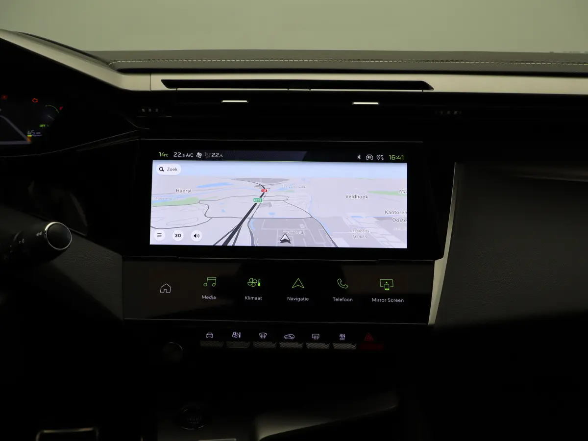 1.2 Hybrid 136 e-DCS6 GT Carplay | Panoramadak | Premium Audio | Camera 360* | PDC V+A | Dodehoekbewaking | Elekt. Kofferklep | Navigatie | Climate Control | Draadloze Telefoonlader