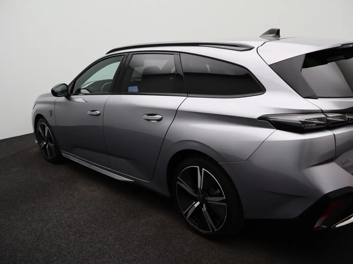 1.2 Hybrid 136 e-DCS6 GT Carplay | Panoramadak | Premium Audio | Camera 360* | PDC V+A | Dodehoekbewaking | Elekt. Kofferklep | Navigatie | Climate Control | Draadloze Telefoonlader
