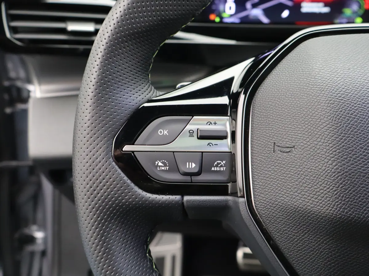 1.2 Hybrid 136 e-DCS6 GT Carplay | Panoramadak | Premium Audio | Camera 360* | PDC V+A | Dodehoekbewaking | Elekt. Kofferklep | Navigatie | Climate Control | Draadloze Telefoonlader
