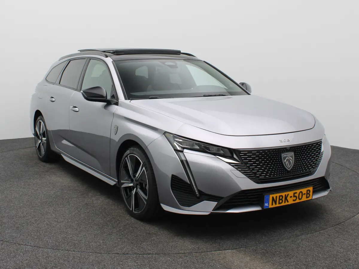 1.2 Hybrid 136 e-DCS6 GT Carplay | Panoramadak | Premium Audio | Camera 360* | PDC V+A | Dodehoekbewaking | Elekt. Kofferklep | Navigatie | Climate Control | Draadloze Telefoonlader