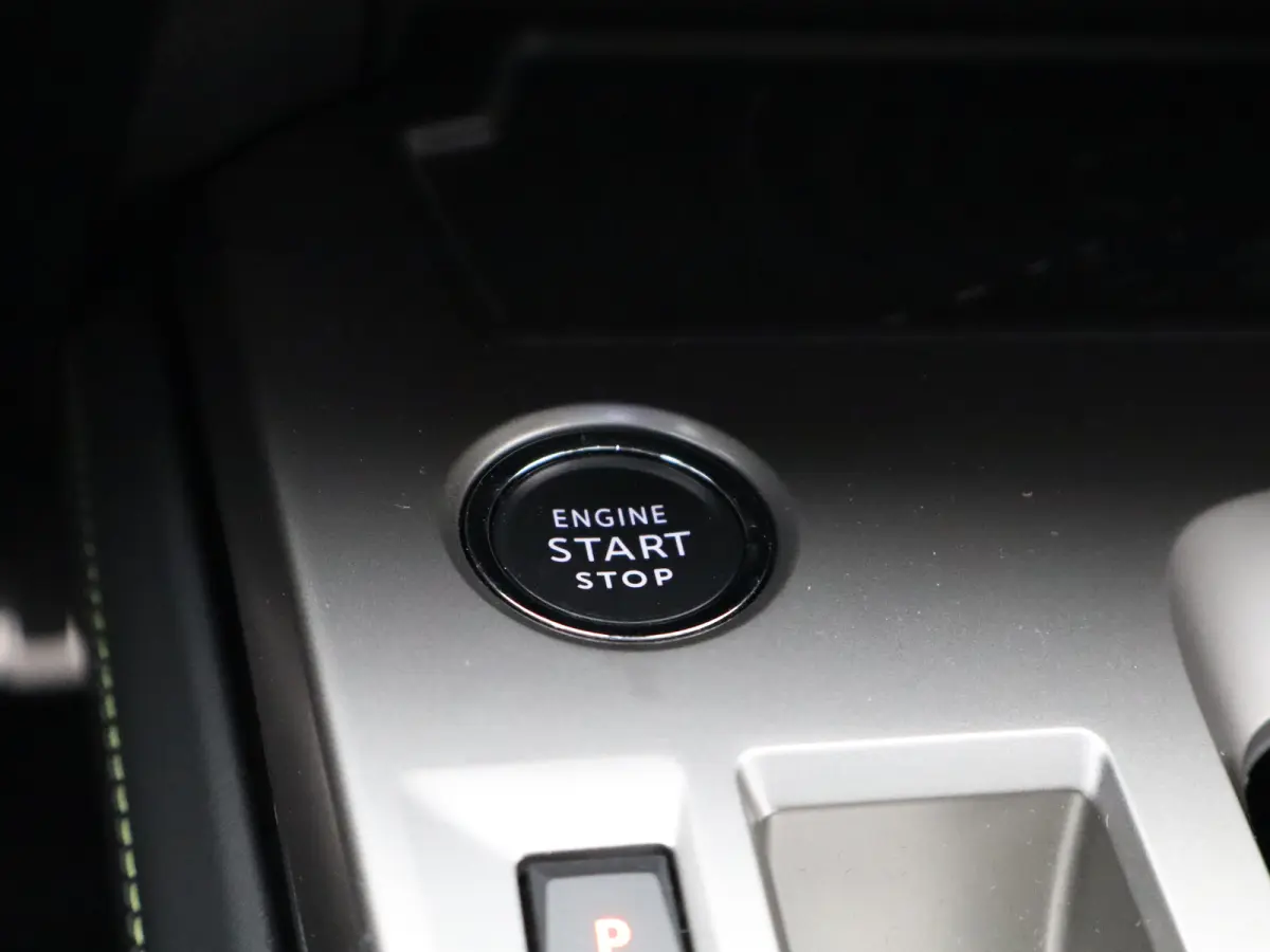 1.2 Hybrid 136 e-DCS6 GT Carplay | Panoramadak | Premium Audio | Camera 360* | PDC V+A | Dodehoekbewaking | Elekt. Kofferklep | Navigatie | Climate Control | Draadloze Telefoonlader