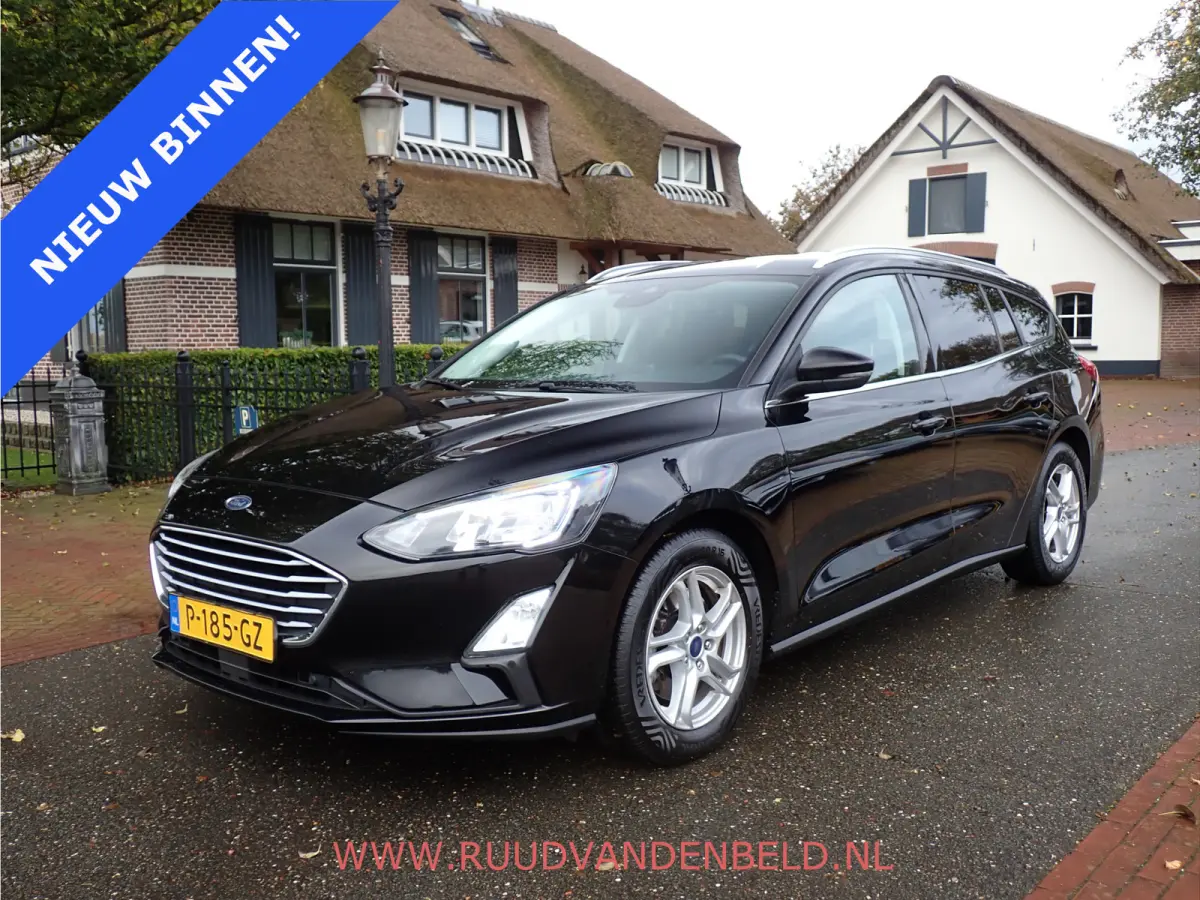 1.0 EcoBoost STUUR + STOELVERWARMING / CAMERA / CARPLAY / NAVI