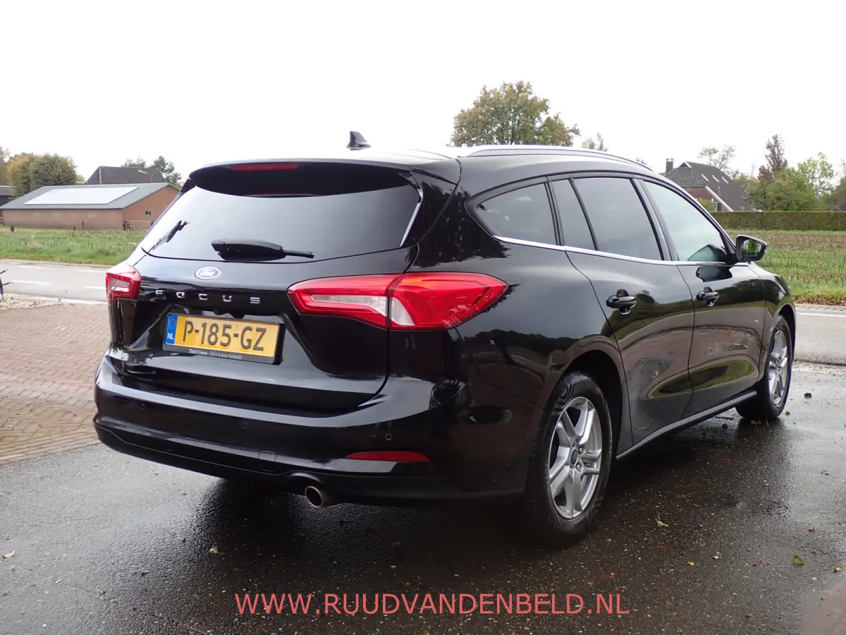 1.0 EcoBoost STUUR + STOELVERWARMING / CAMERA / CARPLAY / NAVI