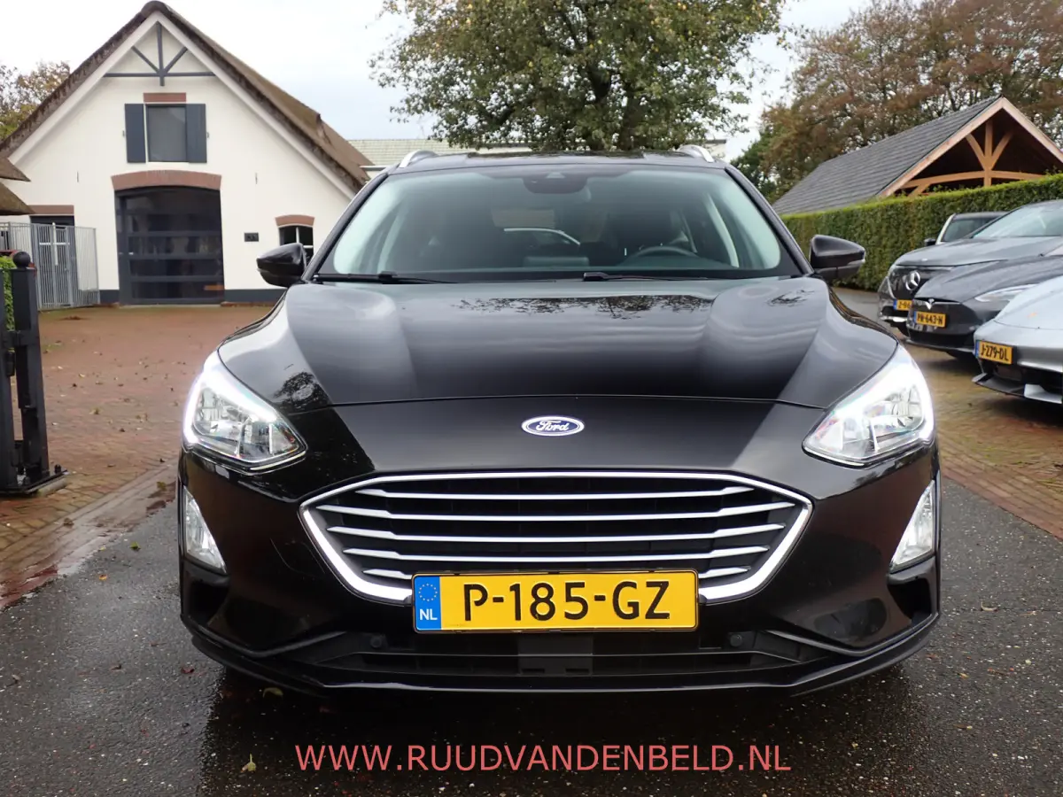 1.0 EcoBoost STUUR + STOELVERWARMING / CAMERA / CARPLAY / NAVI