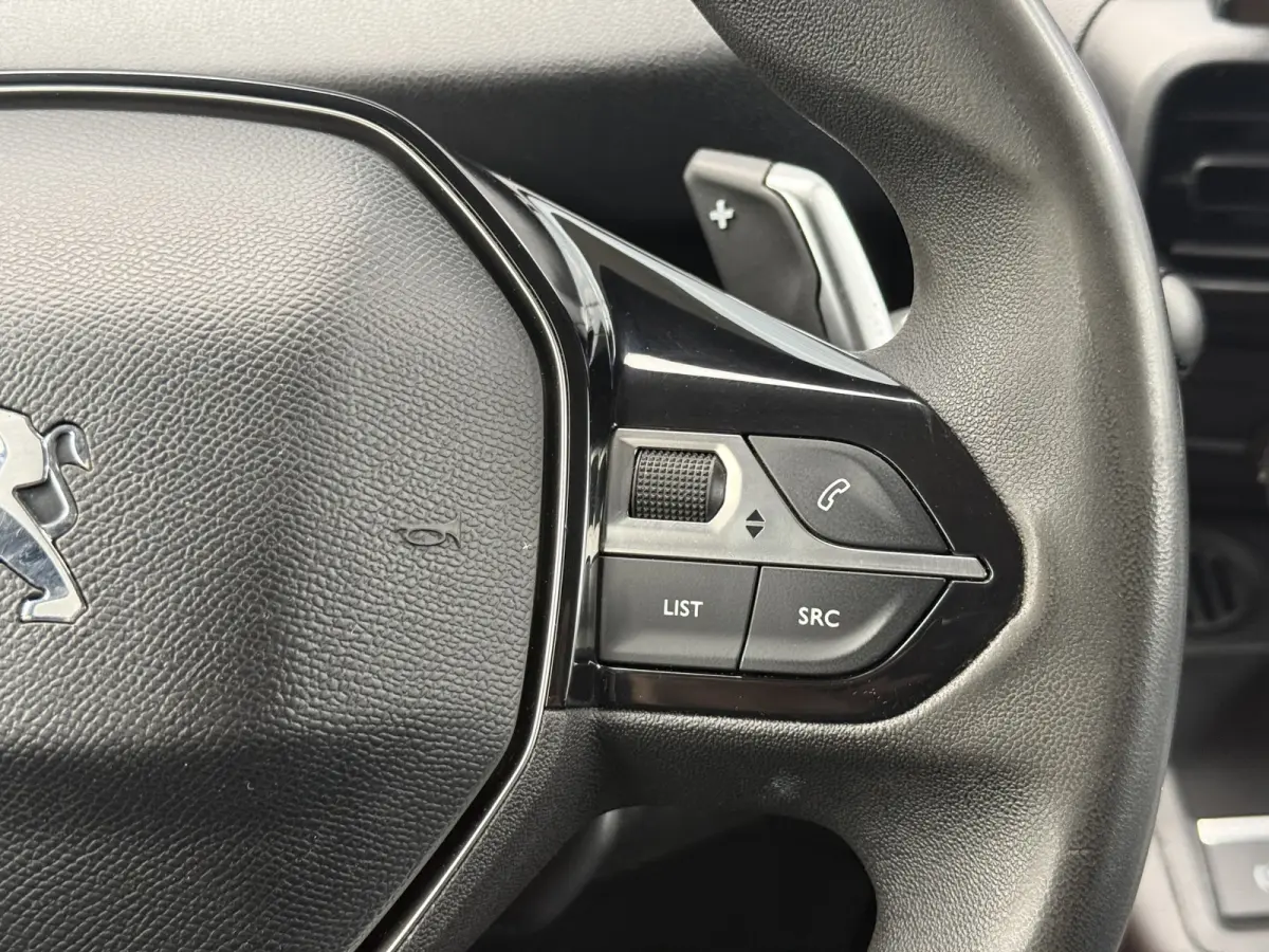 1.5 BlueHDI Premium | Trekhaak | Navi | Carplay | Camera | Cruisec.
