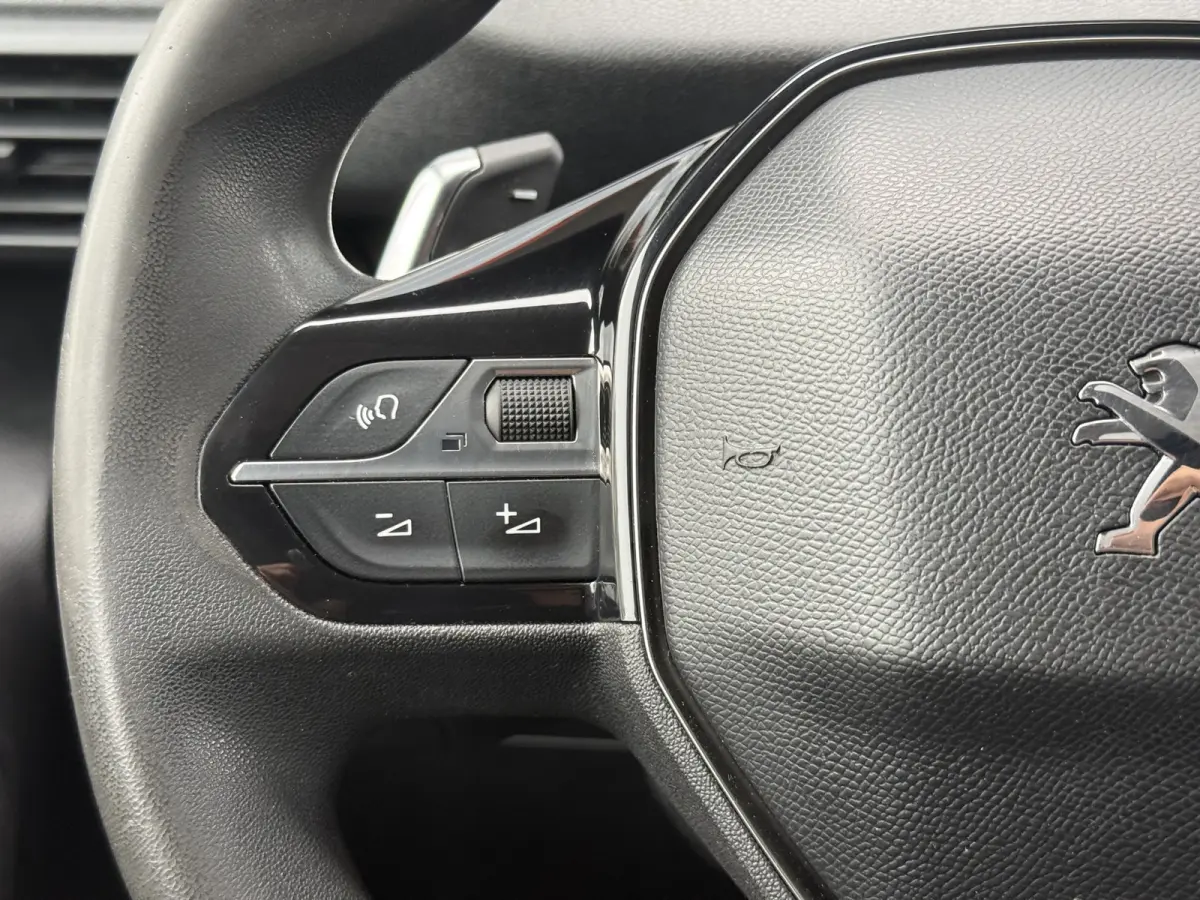 1.5 BlueHDI Premium | Trekhaak | Navi | Carplay | Camera | Cruisec.