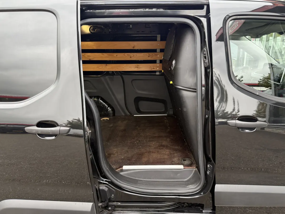 1.5 BlueHDI Premium | Trekhaak | Navi | Carplay | Camera | Cruisec.