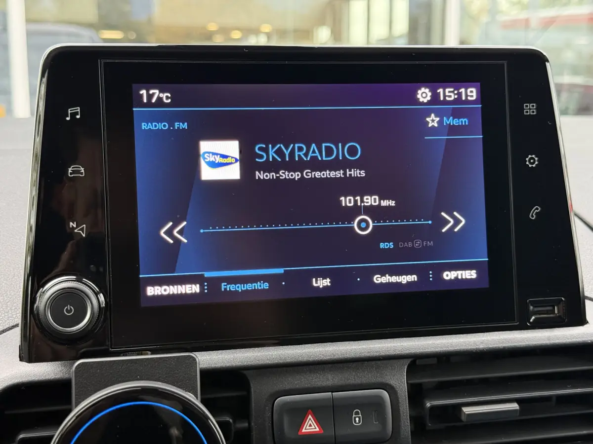 1.5 BlueHDI Premium | Trekhaak | Navi | Carplay | Camera | Cruisec.