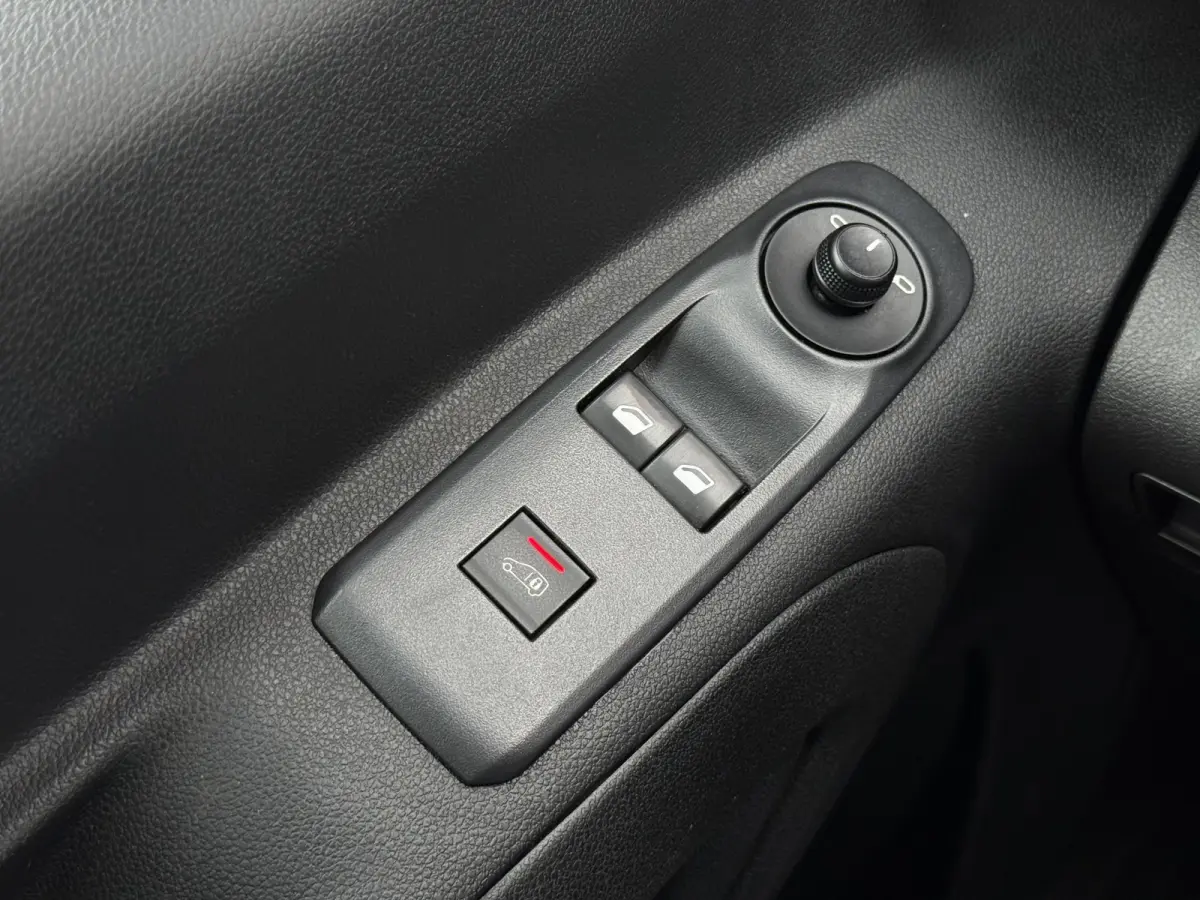1.5 BlueHDI Premium | Trekhaak | Navi | Carplay | Camera | Cruisec.