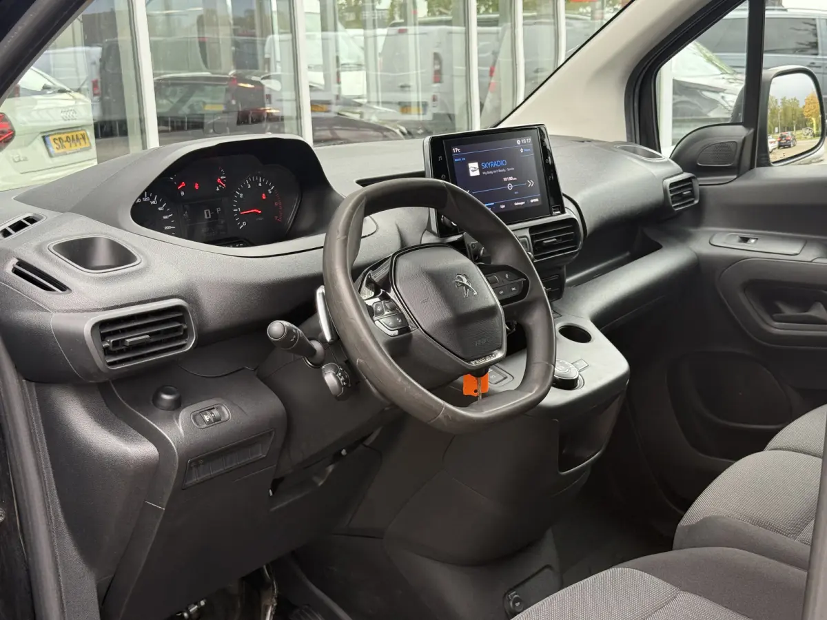 1.5 BlueHDI Premium | Trekhaak | Navi | Carplay | Camera | Cruisec.