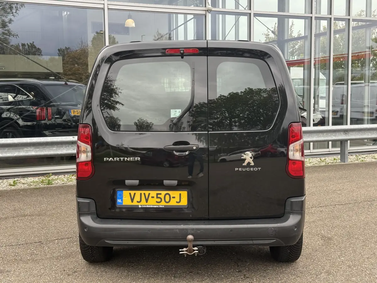 1.5 BlueHDI Premium | Trekhaak | Navi | Carplay | Camera | Cruisec.
