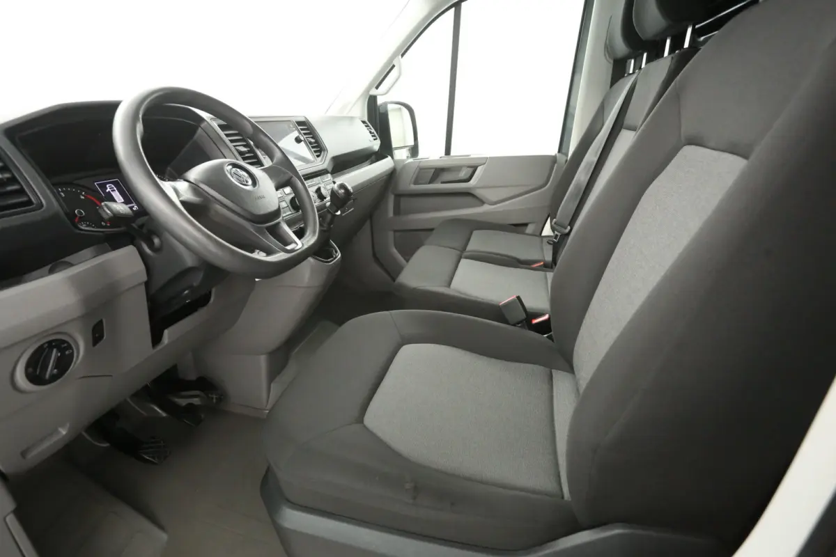 2.0 TDI 140PK L3H2 | Clima | Camera | Carplay | 3 Zits |  Navi | Parkeersens.