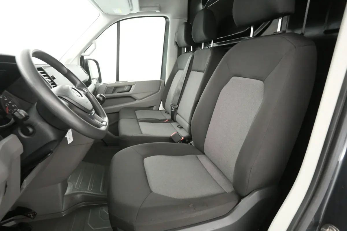 2.0 TDI 140PK L3H2 | Clima | Camera | Carplay | 3 Zits |  Navi | Parkeersens.