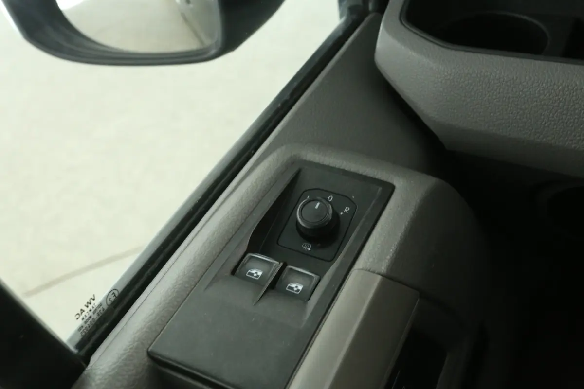 2.0 TDI 140PK L3H2 | Clima | Camera | Carplay | 3 Zits |  Navi | Parkeersens.