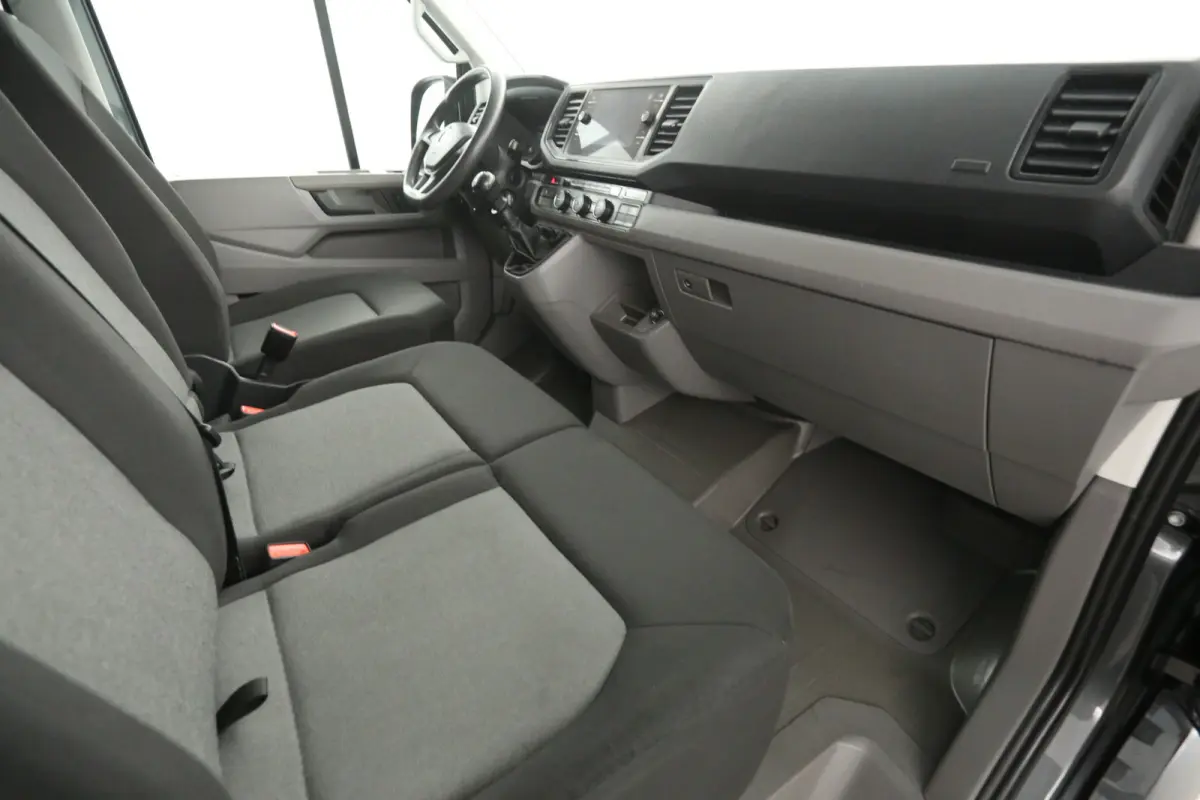 2.0 TDI 140PK L3H2 | Clima | Camera | Carplay | 3 Zits |  Navi | Parkeersens.