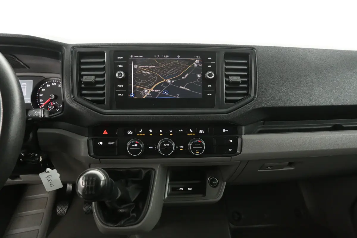 2.0 TDI 140PK L3H2 | Clima | Camera | Carplay | 3 Zits |  Navi | Parkeersens.