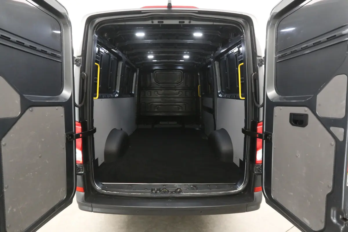 2.0 TDI 140PK L3H2 | Clima | Camera | Carplay | 3 Zits |  Navi | Parkeersens.