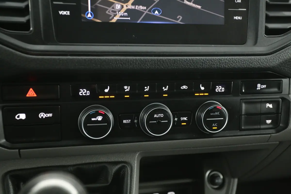 2.0 TDI 140PK L3H2 | Clima | Camera | Carplay | 3 Zits |  Navi | Parkeersens.