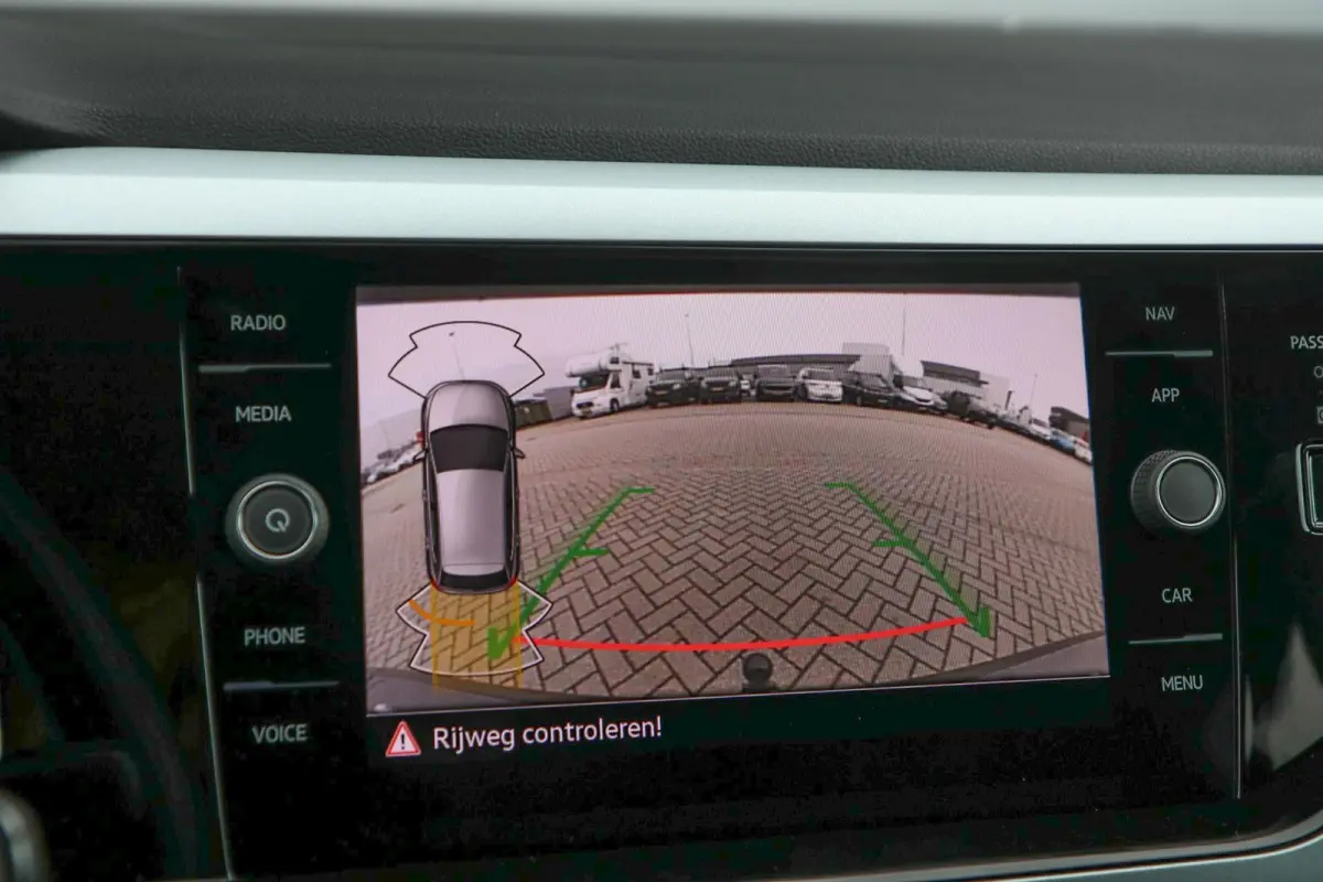 1.0 TSI 95pk DSG Life Edition | Trekhaak | Navigatie | Clima | Stoelverwarming | Achteruitrijcamera | App Connect