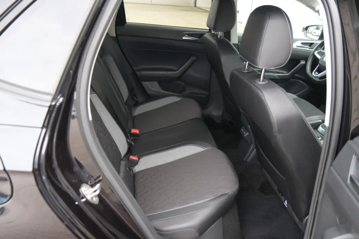 1.0 TSI 95pk DSG Life Edition | Trekhaak | Navigatie | Clima | Stoelverwarming | Achteruitrijcamera | App Connect