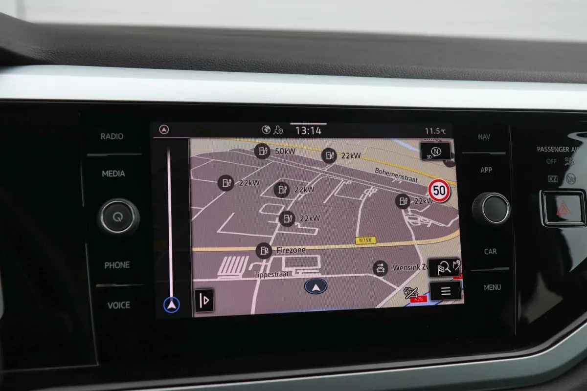 1.0 TSI 95pk DSG Life Edition | Trekhaak | Navigatie | Clima | Stoelverwarming | Achteruitrijcamera | App Connect