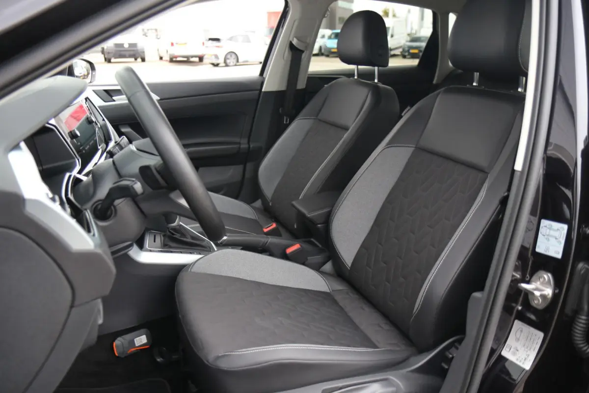 1.0 TSI 95pk DSG Life Edition | Trekhaak | Navigatie | Clima | Stoelverwarming | Achteruitrijcamera | App Connect