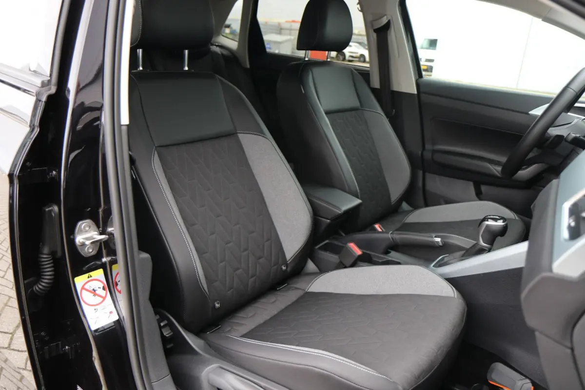 1.0 TSI 95pk DSG Life Edition | Trekhaak | Navigatie | Clima | Stoelverwarming | Achteruitrijcamera | App Connect
