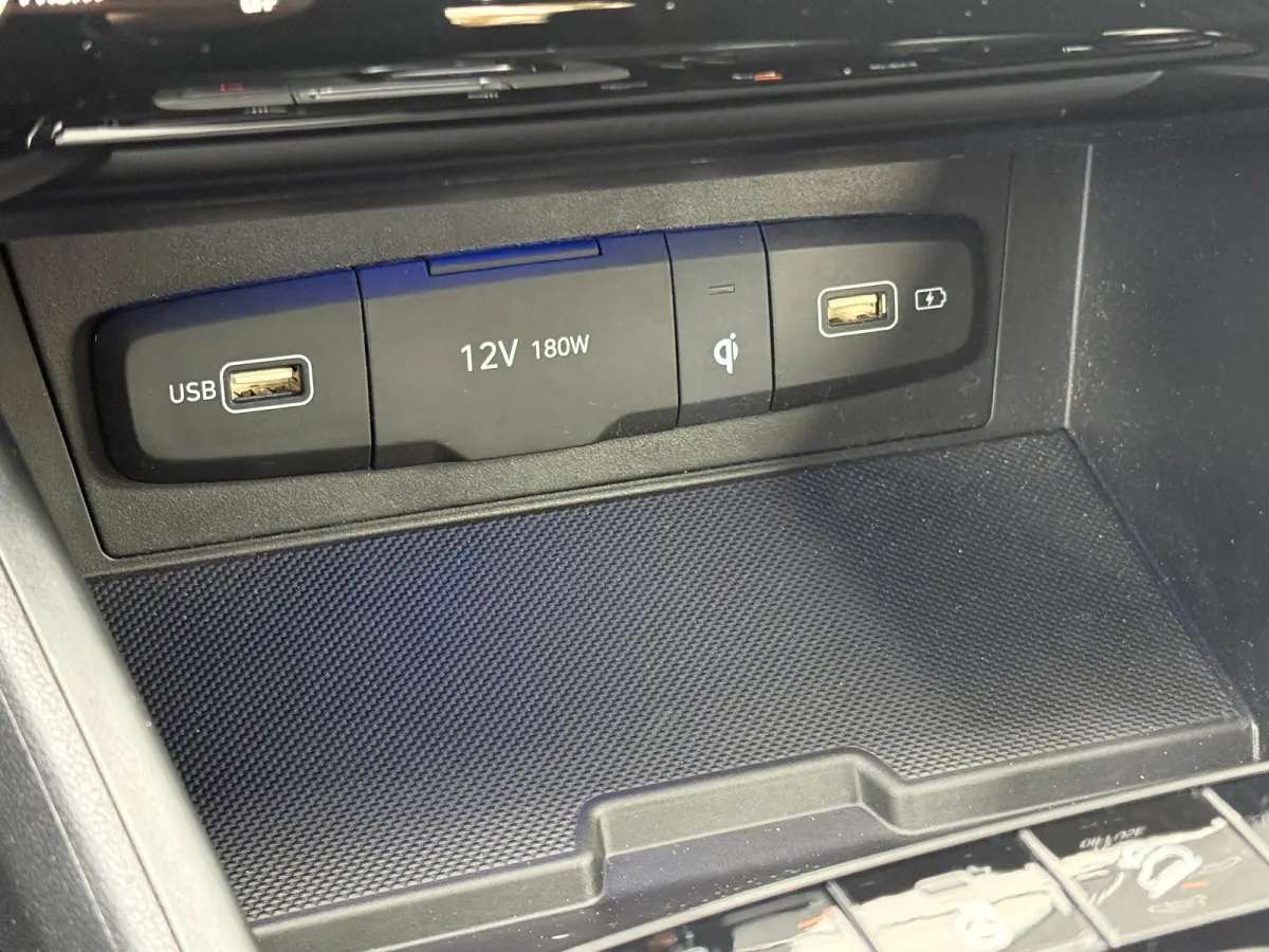 1.6 T-GDI MHEV Comfort Smart / Navigatiesysteem / Achteruitrijcamera / Apple CarPlay & Android Auto / Digitaal instrumentenpaneel / Cruise control / Climate control / Parkeersensoren voor en