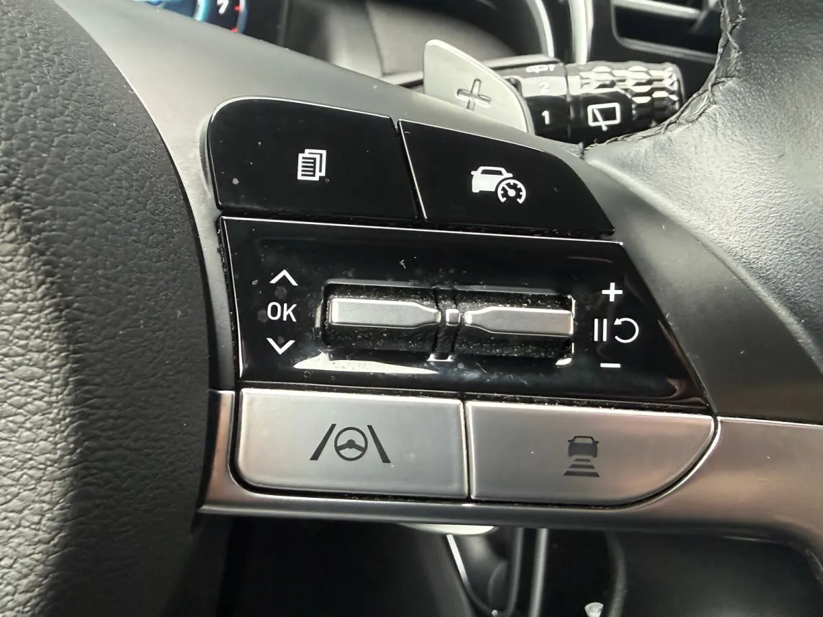 1.6 T-GDI MHEV Comfort Smart / Navigatiesysteem / Achteruitrijcamera / Apple CarPlay & Android Auto / Digitaal instrumentenpaneel / Cruise control / Climate control / Parkeersensoren voor en