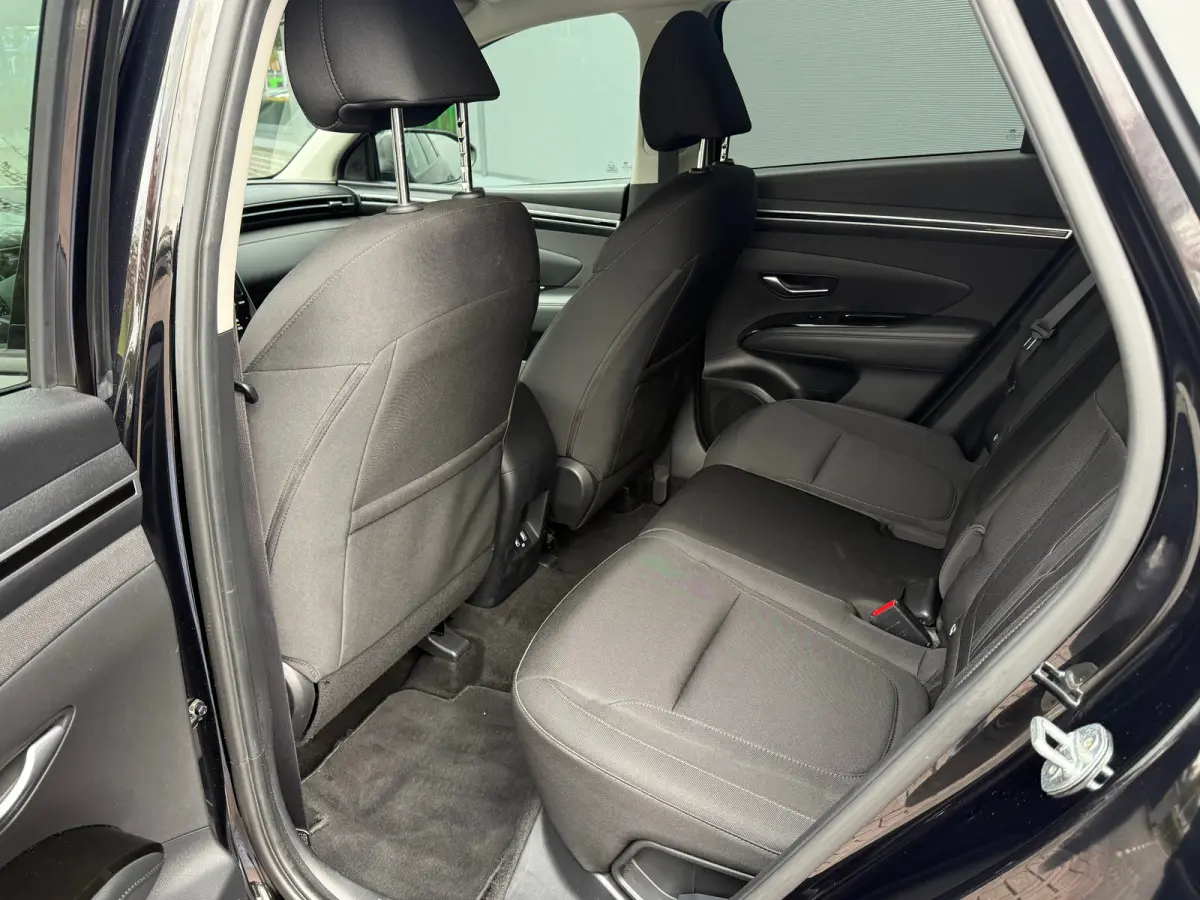 1.6 T-GDI MHEV Comfort Smart / Navigatiesysteem / Achteruitrijcamera / Apple CarPlay & Android Auto / Digitaal instrumentenpaneel / Cruise control / Climate control / Parkeersensoren voor en