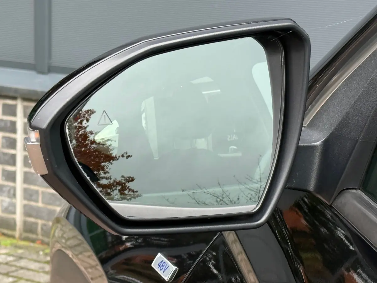 1.6 T-GDI MHEV Comfort Smart / Navigatiesysteem / Achteruitrijcamera / Apple CarPlay & Android Auto / Digitaal instrumentenpaneel / Cruise control / Climate control / Parkeersensoren voor en