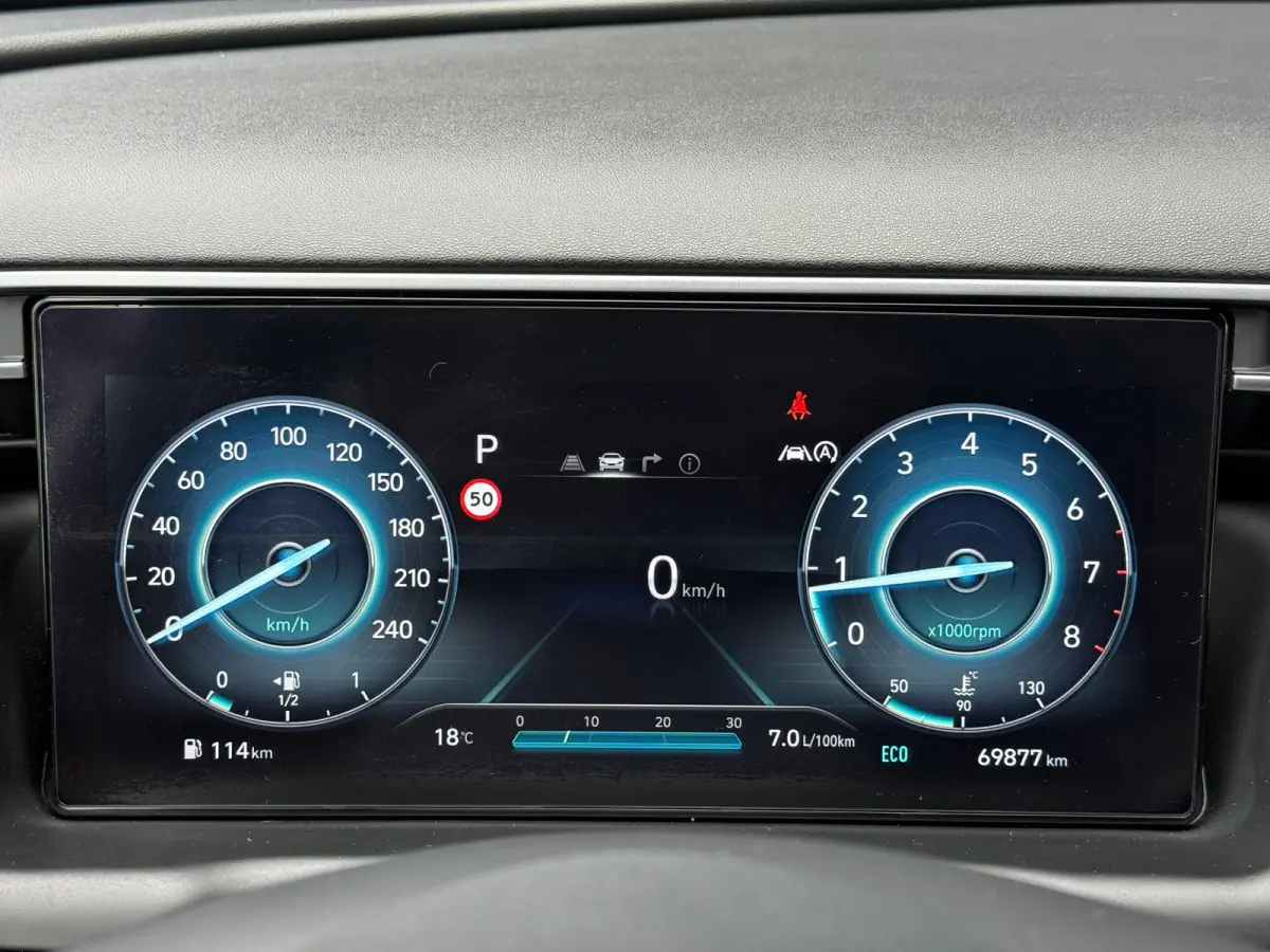 1.6 T-GDI MHEV Comfort Smart / Navigatiesysteem / Achteruitrijcamera / Apple CarPlay & Android Auto / Digitaal instrumentenpaneel / Cruise control / Climate control / Parkeersensoren voor en