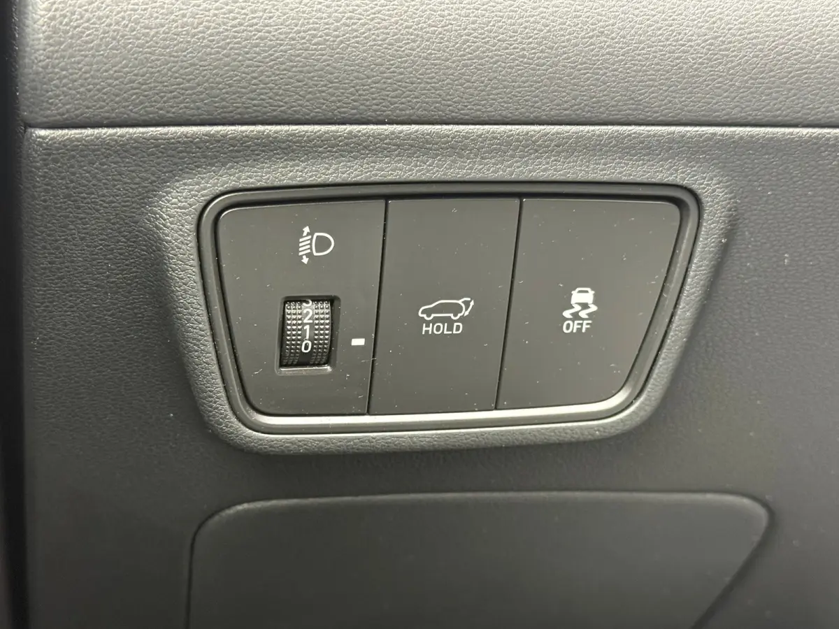 1.6 T-GDI MHEV Comfort Smart / Navigatiesysteem / Achteruitrijcamera / Apple CarPlay & Android Auto / Digitaal instrumentenpaneel / Cruise control / Climate control / Parkeersensoren voor en