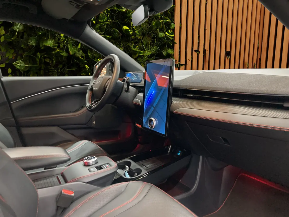 AWD 75 kWh | Adaptieve cruise | Stoel- stuurverw. | Carplay | Leder | B&O | LED |