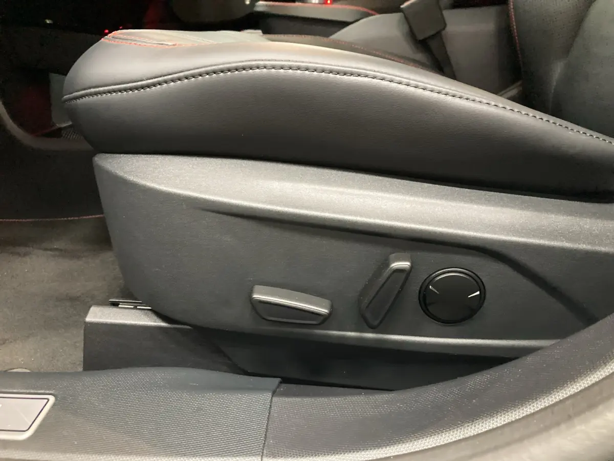 AWD 75 kWh | Adaptieve cruise | Stoel- stuurverw. | Carplay | Leder | B&O | LED |