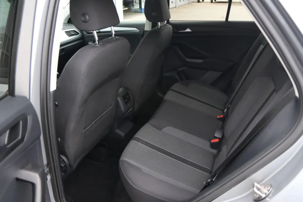 1.0 110pk TSI Life | Navigatie | Achteruitrijcamera | Airco | 17" Velgen