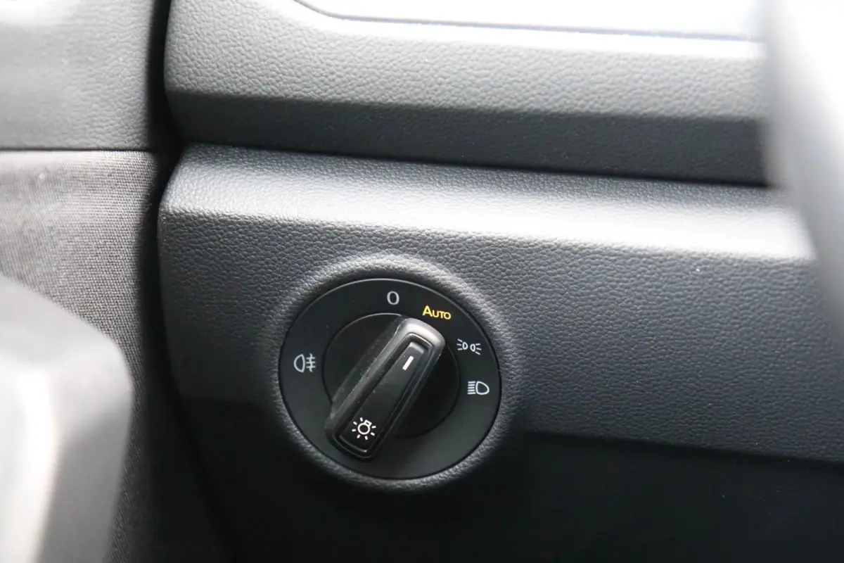 1.0 110pk TSI Life | Navigatie | Achteruitrijcamera | Airco | 17" Velgen