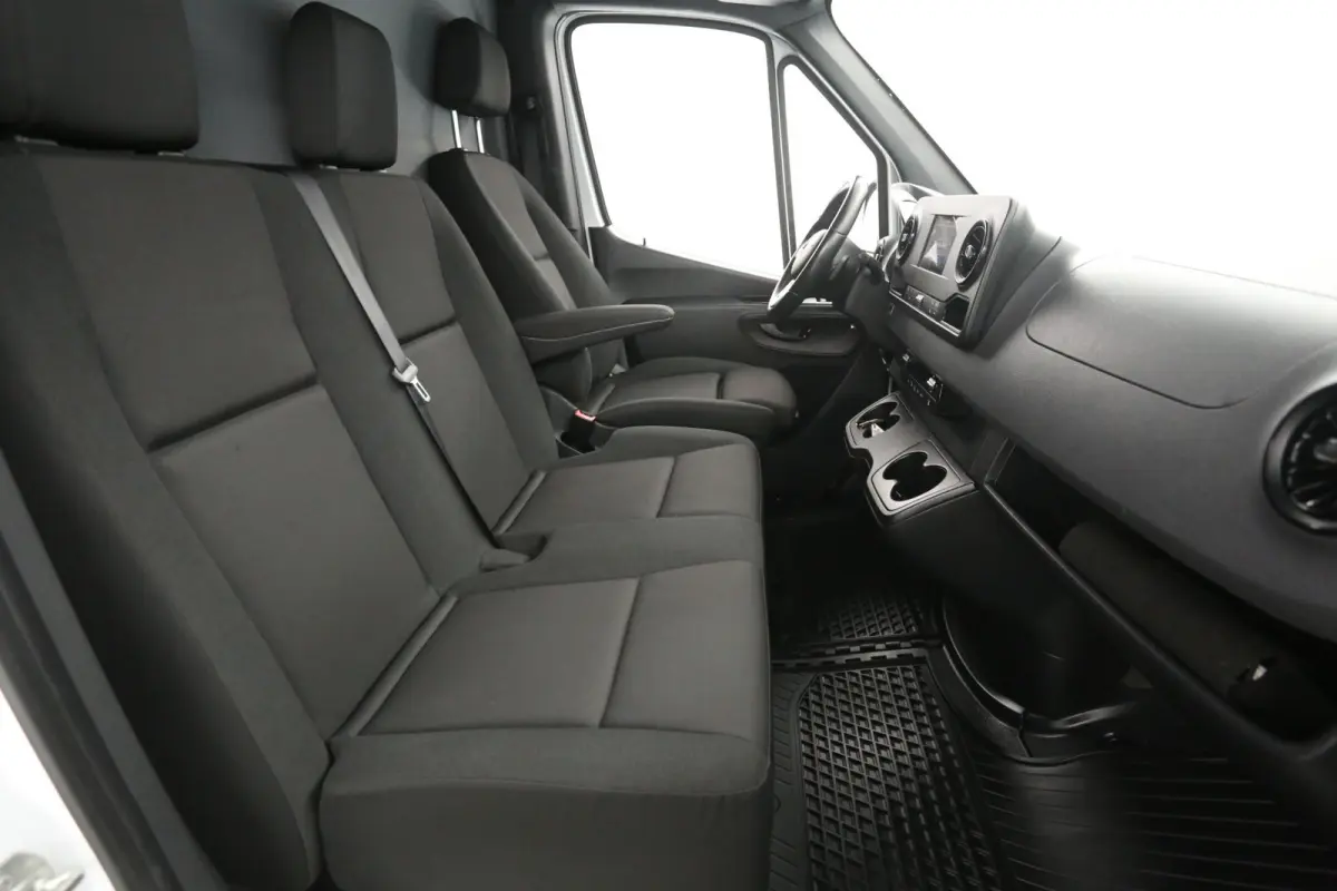215 CDI L2H2 150PK | Automaat | Airco | Cruise | Camera | Carplay | 3 Zits | Elektrpakket