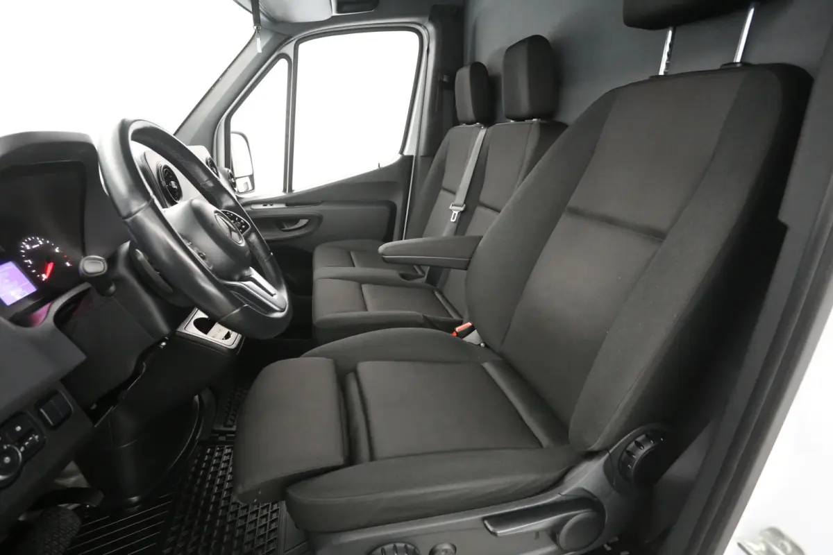 215 CDI L2H2 150PK | Automaat | Airco | Cruise | Camera | Carplay | 3 Zits | Elektrpakket