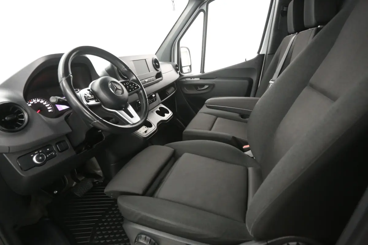 215 CDI L2H2 150PK | Automaat | Airco | Cruise | Camera | Carplay | 3 Zits | Elektrpakket