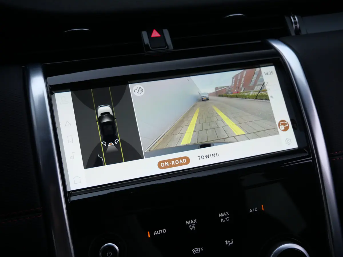 P300e 1.5 SE 309 Pk Automaat Navi / DAB / Apple Carplay / Leder / Camera
