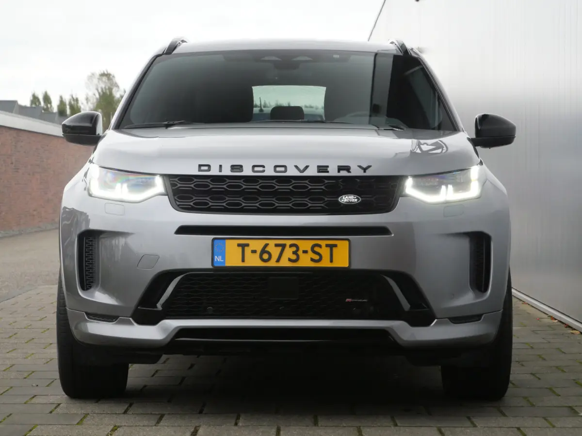 P300e 1.5 SE 309 Pk Automaat Navi / DAB / Apple Carplay / Leder / Camera