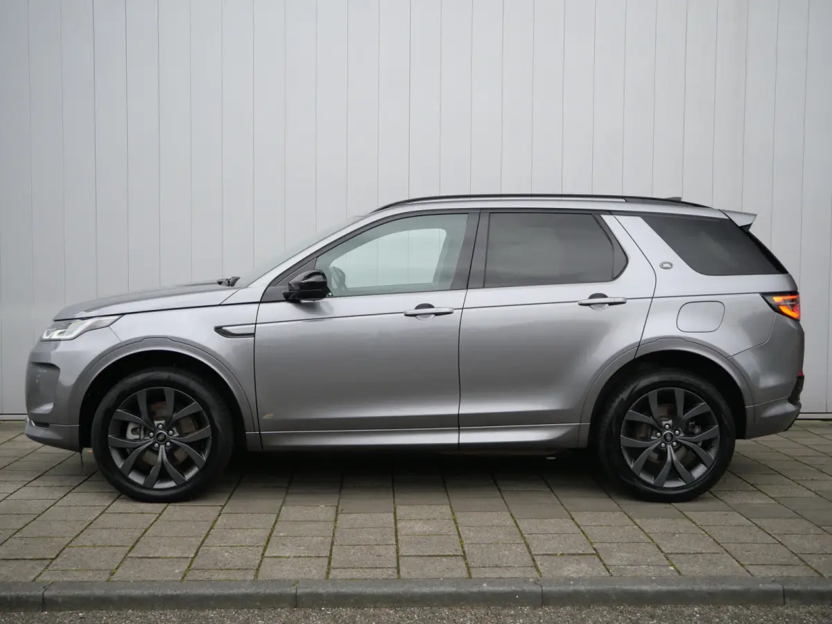 P300e 1.5 SE 309 Pk Automaat Navi / DAB / Apple Carplay / Leder / Camera