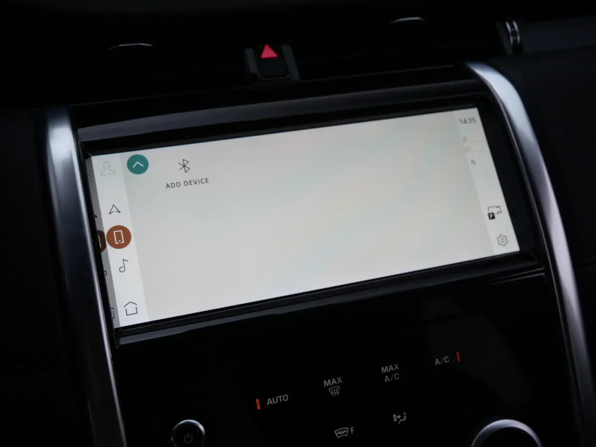 P300e 1.5 SE 309 Pk Automaat Navi / DAB / Apple Carplay / Leder / Camera