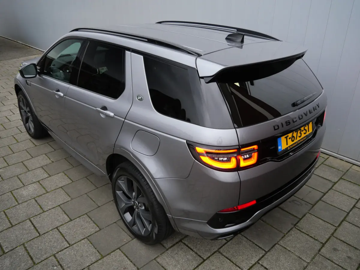 P300e 1.5 SE 309 Pk Automaat Navi / DAB / Apple Carplay / Leder / Camera
