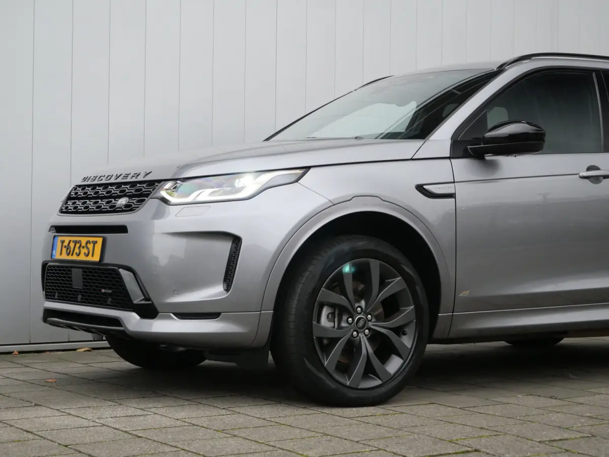 P300e 1.5 SE 309 Pk Automaat Navi / DAB / Apple Carplay / Leder / Camera