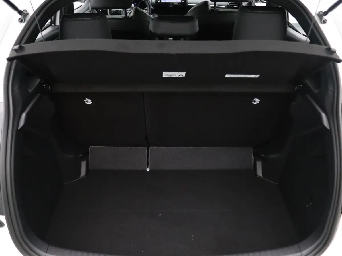 115pk Hybrid Executive JBL | Head-Up