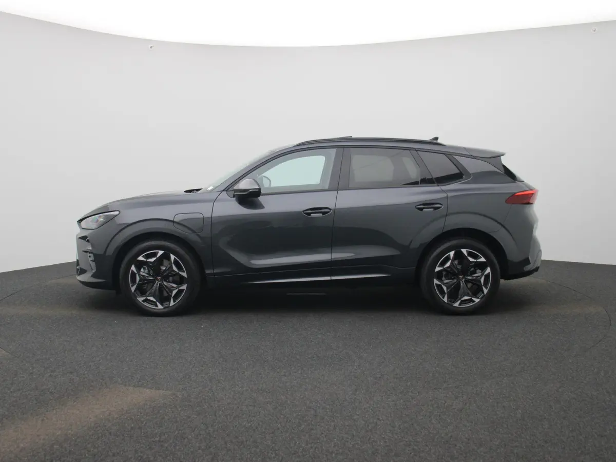 1.5 TSI e-Hybrid Essential PHEV | DEMO | PANORAMADAK | ACHTERUITRIJCAMERA | STOELVERWARMING | STUURWIELVERWARMING | ELEKTRISCHE KOFFERKLEP | TREKHAAK | CLIMATE CONTROL | ADAPTIVE CRUISE CONT