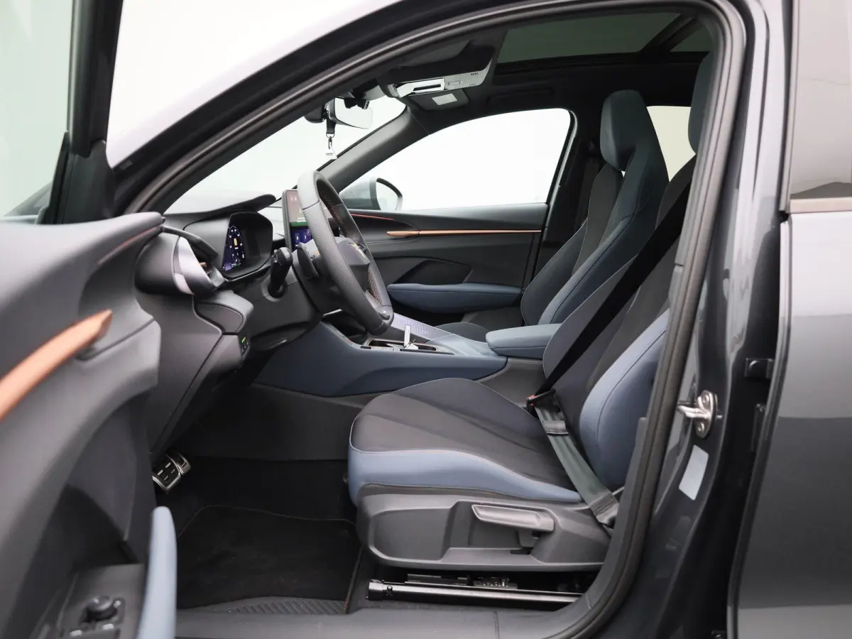 1.5 TSI e-Hybrid Essential PHEV | DEMO | PANORAMADAK | ACHTERUITRIJCAMERA | STOELVERWARMING | STUURWIELVERWARMING | ELEKTRISCHE KOFFERKLEP | TREKHAAK | CLIMATE CONTROL | ADAPTIVE CRUISE CONT